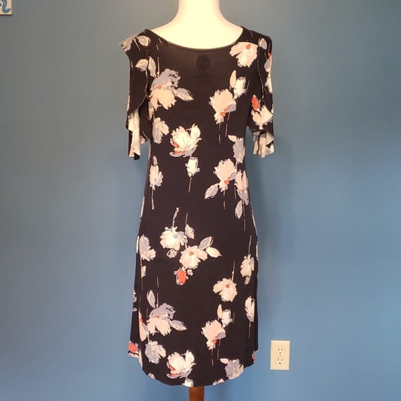 Cold should ruffled dressed - Picture 4 of 6